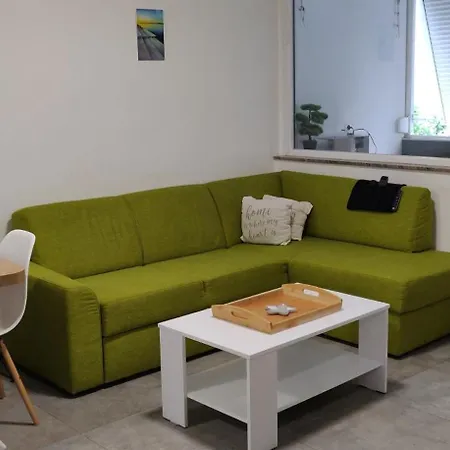 Stone & Sun 2bdr With Balcony * 자다르