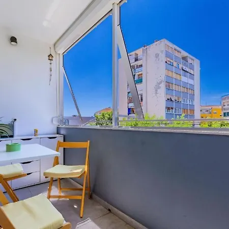 Stone & Sun 2bdr With Balcony *