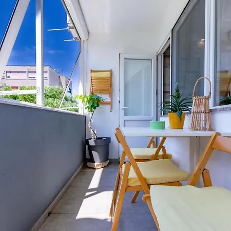 Stone & Sun 2bdr With Balcony Apartamento Zadar