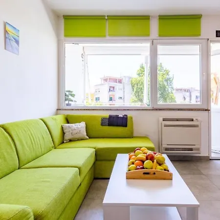아파트 Stone & Sun 2bdr With Balcony *